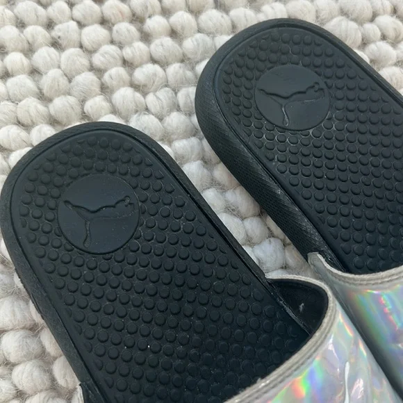 Puma Slides, kids size 12! - Picture 3 of 3
